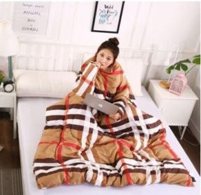 Winter Lazy Quilt with Sleeves (Option: Macaron)